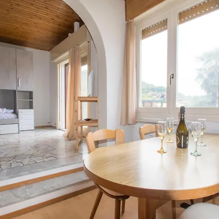 Villa Allegra - Villa Panoramica Con Due Appartamenti Sul Lago Maggiore بيت للعطل Germignaga